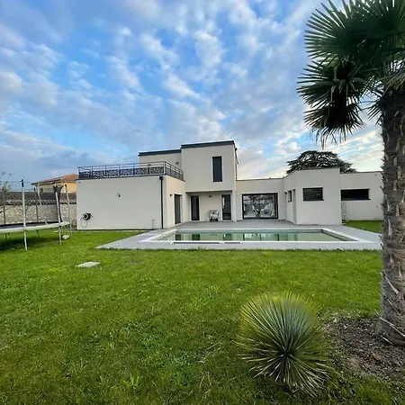 Location Villa Moderne Piscine Macon Exterior photo