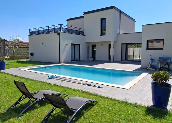 Location Villa Moderne Piscine